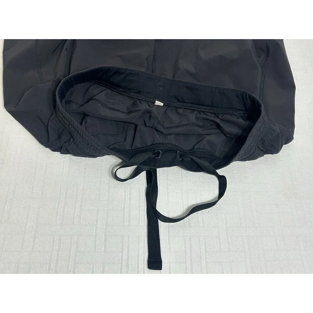 EUC! LULULEMON Sz. XL  Men Linerless 10